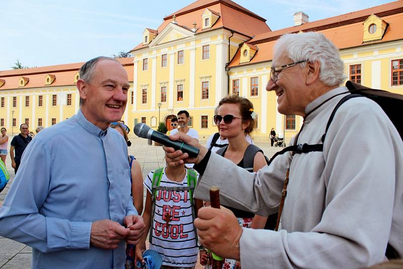 Desítky kilometrů měli za sebou věřící poutníci, kteří dorazili v sobotu dopoledne do poutního Velehradu.