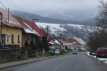 Prohlídka Březové, vesnice pod Velkým Lopeníkem na moravsko-slovenském pomezí.