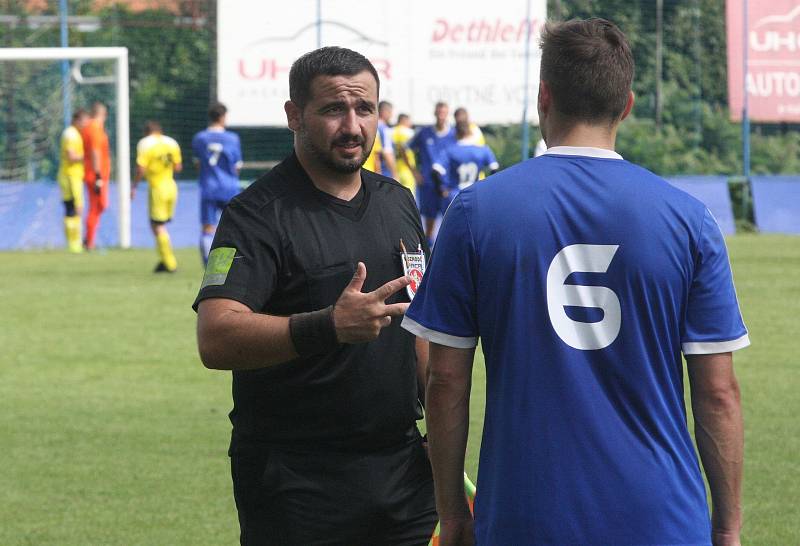 Fotbalisté Kunovice doma prohráli s Nivnicí 0:2. Hosty poprvé vedl nový hlavní trenér Pavel Barcuch.