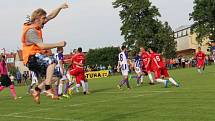 Uherský Brod - Hodonín 2:2 (0:1) Uherský Brod (v červeném).