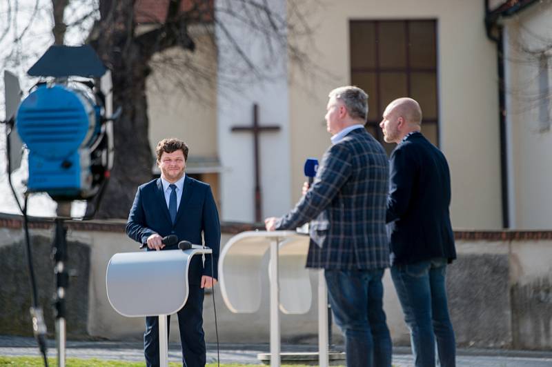 Slovácké Velikonoce na televizní obrazovce. Pořad Sečteno ČT vysílaný z Vlčnova.