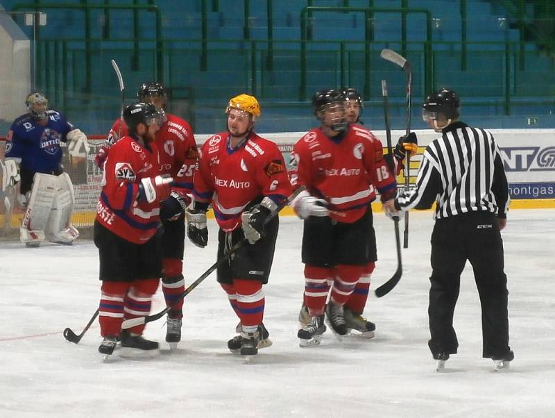 Hokejisté HC Uherské Hradiště zvítězili na ledě Hodonína B 8:4.  