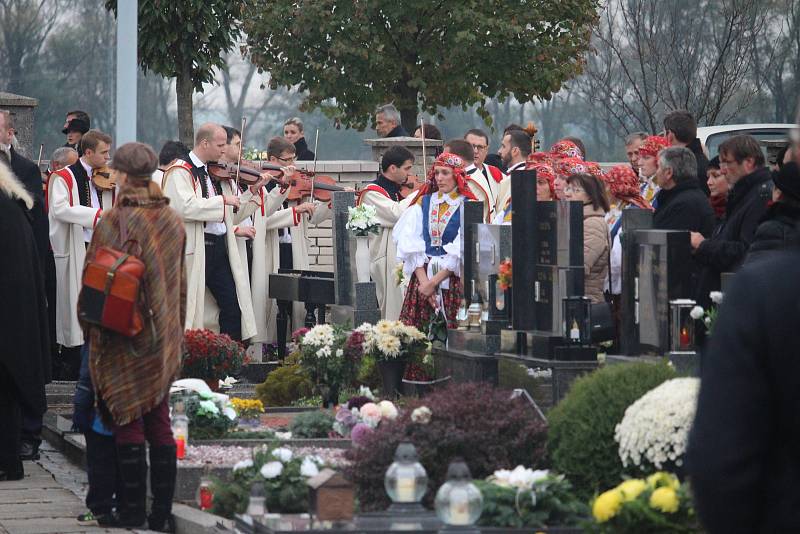 Pohřeb výjimečné hudebnice Jitky Šuranské na hřbitově v Babicích - 2. listopadu 2019