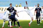 Baník Ostrava - 1. FC Slovácko. Druhý zprava Jakub Šašinka.