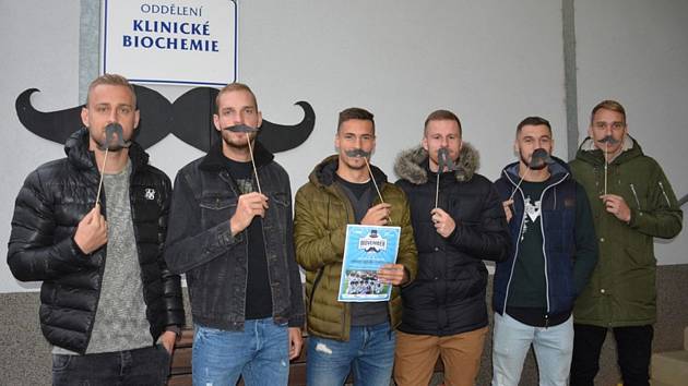 Fotbalisté Slovácka se připojili k celosvětové akci Movember, která je zaměřená na boj proti rakovině varlat a prostaty. Foto: 1. FC Slovácko