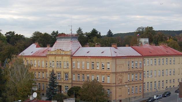 Některá sociální zařízení v ZŠ Mariánské náměstí jsou v katastrofálním stavu. 