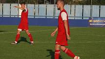 Fotbalisté Slovácka B (bílé dresy) ve středečním vloženém zápase 17. kola MSFL zdolali Viktorii Otrokovice 4:0.