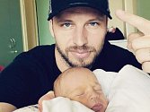 Zkušený stoper Slovácka a bývalý reprezentant Michal Kadlec oslavil v ligové přestávce narození prvorozeného syna
