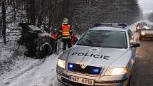 Intenzivní sněžení způsobilo ve Zlínském kraji řadu dopravních nehod.