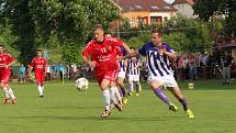 Uherský Brod - Hodonín 2:2 (0:1) Uherský Brod (v červeném).