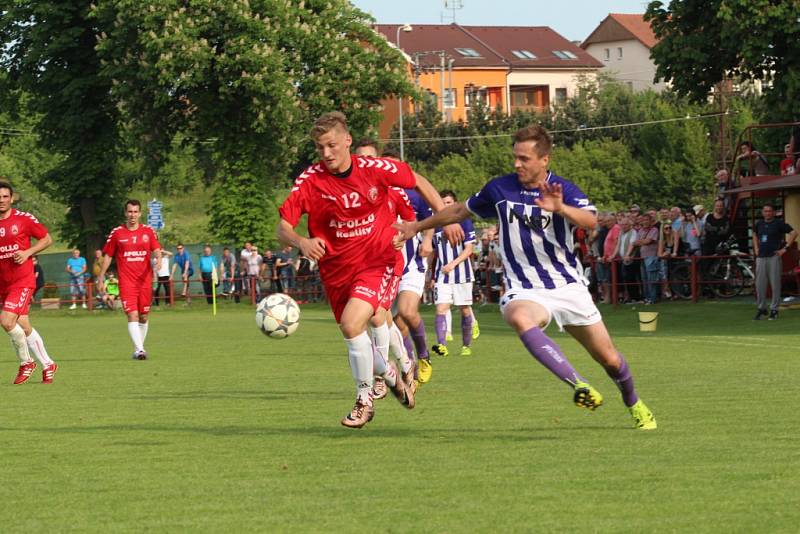 Uherský Brod - Hodonín 2:2 (0:1) Uherský Brod (v červeném).