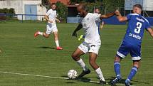 Fotbalisté Slovácka B (bílé dresy) v 6. kole MSFL podlehli Uničovu 1:2.