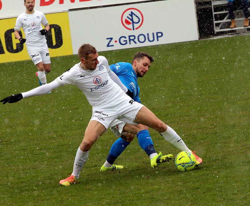 Fotbalisté Slovácka (v bílých dresech) se ve 24. kole FORTUNA:LIGY utkali s Baníkem Ostrava.