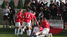 Fotbalisté Uherského Brodu (červené dresy) ve 2. kole MOL Cupu podlehli druholigové Jihlavě 1:2 a v poháru končí.