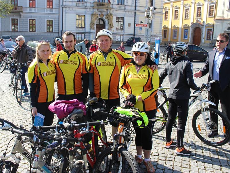 Kolem jednoho tisíce cyklistů se 30. dubna vydalo na výlet po šesti připravených stezkách Slovácka.