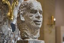 Výtvarník Lubomír Janečka se silným vztahem k Uherskému Brodu, žijící s rodinou dlouhá léta v USA v Pensylvánii nedaleko New Yorku, je autorem bronzové busty bývalého prezidenta ČR Václava Havla. 