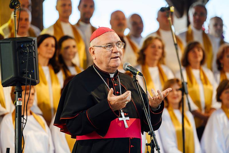 První mimořádný koncert projektu Musica cordis/hudbou k srdci  se konal v neděli 2. června ve skalním sanktuáriu hory Butkov. Tam se představili Hradišťan s Jiřím Pavlicou a sólistkou Alicí Holubovou i sólistou opery Slovenského národního divadla Gustávem