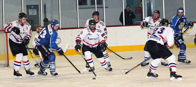 Hokejisté HC Uherské Hradiště prohráli ve 2. druhém utkání čtvrfinále playoff Krajské ligy s Velkým Meziříčím 1:5.