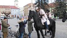 Tříkrálovou sbírku v Uherském Hradišti zahájili tři králové na koních.