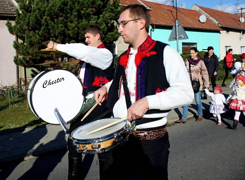 Krásné a slunečné počasí provázelo hody s právem v Nedachlebicích.