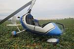 Při havárii vírníku nedaleko Polešovic se zranili pilot i pasažér
