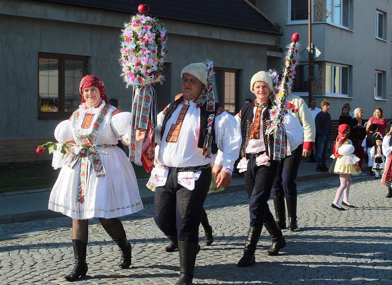 Loňský nejpohlednější stárkovský pár vládl opět kostelanským hodům