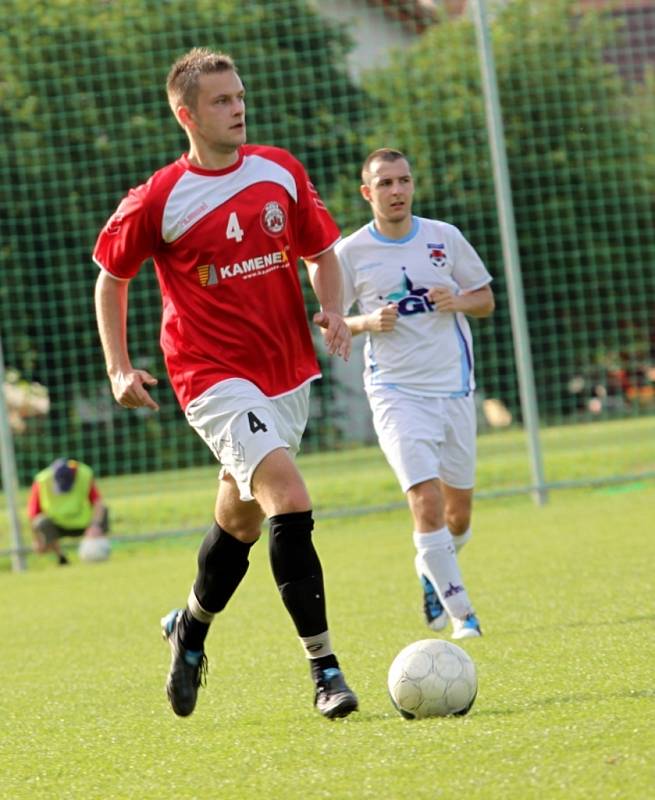 Fotbalisté Uherského Brodu slaví postup do divize, který jim zajistila jasná výhra nad 1. Valašským FC.