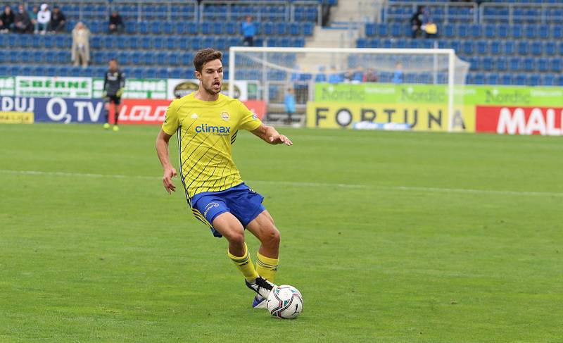 Sobotní derby v Uherském Hradišti opanovalo domácí Slovácko (bílé dresy), které zvítězilo nad Zlínem 3:0.