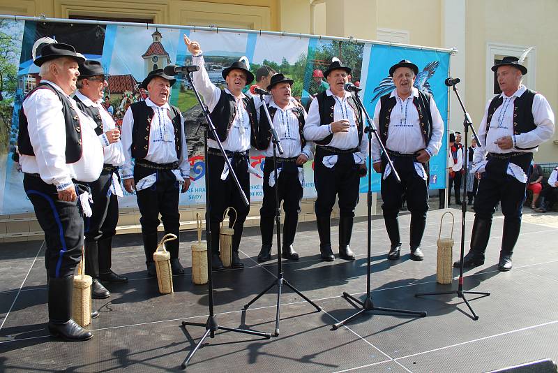 Na Slováckých slavnostech vína se představil i mikroregion Dolní Poolšaví v parku před uherskohradišťskou obchodní akademií.