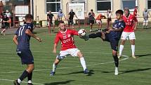 Fotbalisté Uherského Brodu (červené dresy) v prvním kole MSFL remizovali s béčkem Slovácka 3:3.