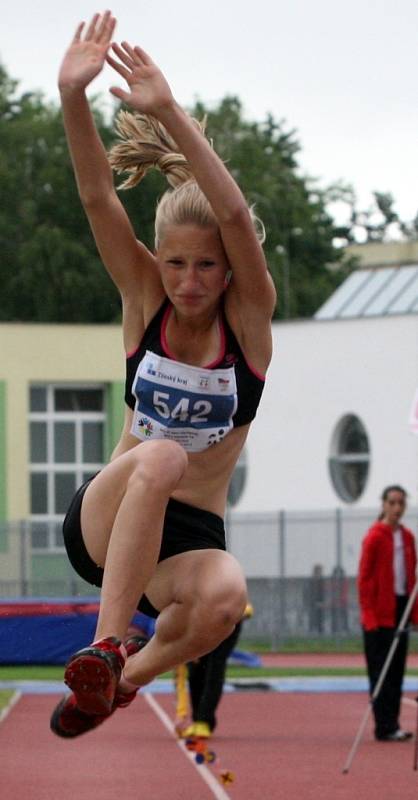 Hry VI. letní olympiády dětí a mládeže ČR ve Zlínském kraji. Atletika na atletickém stadionu v Uherském Hradišti.