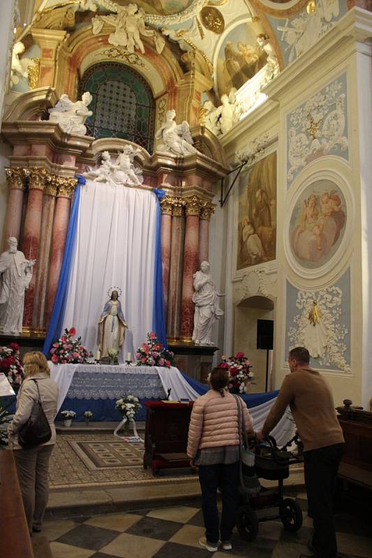 Velehradská bazilika se v pátek večer zapojila podeváté do celostátní akce Noc kostelů.