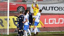 FC Baník Ostrava - FC Slovácko, (střed) brankář Ostravy Jan Laštůvka.