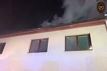 Noční požár v podkroví domu na Uherskohradišťsku. Škoda minimálně půl milionu; úterý 14. listopadu 2023