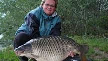 Soutěžní číslo 142 - Gabriela Zavadilová, kapr, 85 cm a 14,8 kg.