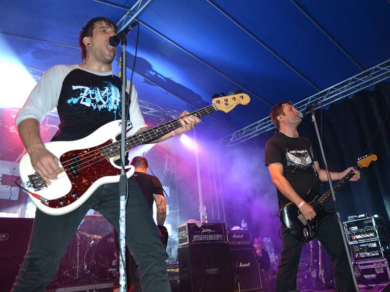 Slovenská punková kapela Iné Kafé zahrálo v pátek největší hity v Nivnici. 