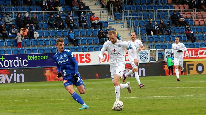 Fotbalisté Slovácka (bílé dresy) se ve 27. kole FORTUNA:LIGY utkali se Sigmou Olomouc.