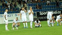 Fotbalisté Slovácka (bílé dresy) skončili ve druhém předkole Evropské konferenční ligy.