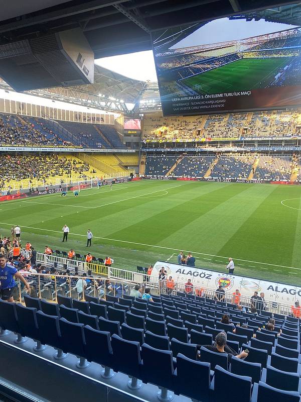 Fotbalisté Slovácka se ve čtvrtek večer představili v Istanbulu, kde vyzvali Fenerbahce.