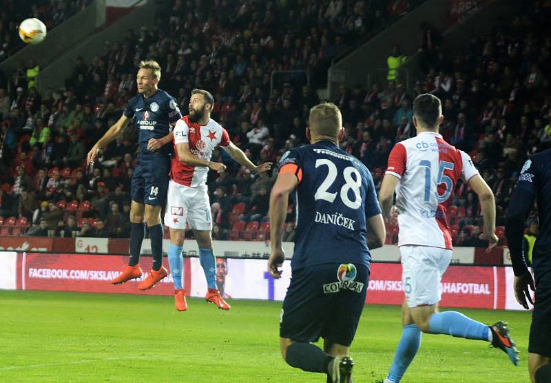 Fotbalisté Slovácka (v modrých dresech) ve 22. kole FORTUNA:LIGY prohráli na Slavii 0:4.