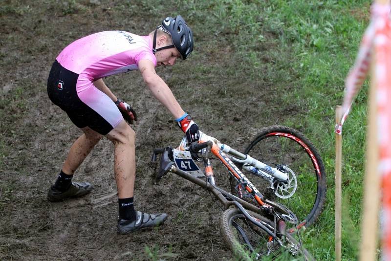 Hry VI. letní olympiády dětí a mládeže ČR ve Zlínském kraji. cyklistika MTB sprint sport. areál gymnázia ve Starém Městě