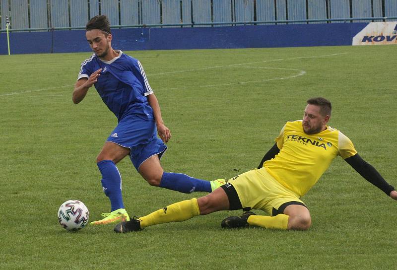 Fotbalisté Kunovice doma prohráli s Nivnicí 0:2. Hosty poprvé vedl nový hlavní trenér Pavel Barcuch.