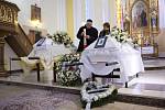 Ve farním kostele svatého Cyrila a Metoděje v Březové na Uherskohradišťsku se 17. listopadu konal pohřeb sester ze sousední obce Lopeník, kde společně s dalšími dvěma dívkami 10. listopadu tragicky zahynuly při automobilové rallye.
