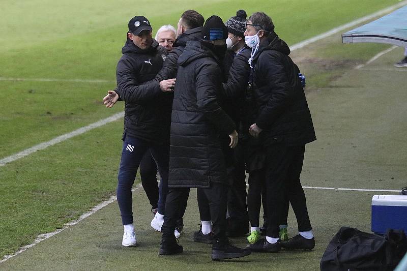 Fotbalisté Slovácka (v modrých dresech) v 16. kole FORTUNA:LIGY zvítězili v Ďolíčku nad pražskými Bohemians 1905 3:1.