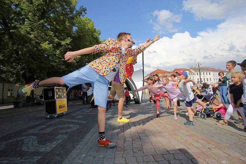 Magic festival 2018 v Uherském Hradišti. Kouzelné náměstí na Masarykově náměstí. Kouzelník Mišuge