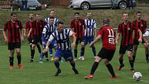 Fotbalisté Zlechova (červené dresy) prohráli ve 2. kole krajského poháru s Nedachlebicemi 1:2 na penalty.