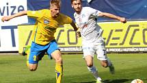 Synot Liga, 1. FC Slovácko - FC Fastav Zlín. Zleva Jakub Jugas a Marek Havlík.