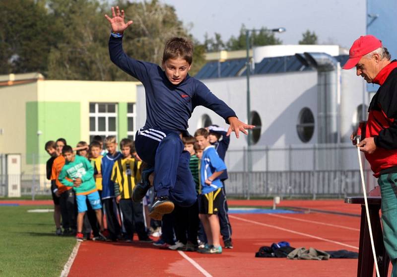 Kinderiáda na atletickém stadionu v Uherském Hradišti.