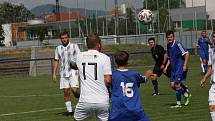 Fotbalisté Kunovic (modré dresy) prohráli v prvním zápase nové sezony doma s Těšnovicemi 0:3.