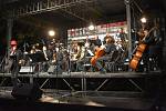 Den města ukončil koncert F-durr Jazzbandu a Slováckého komorního orchestru.